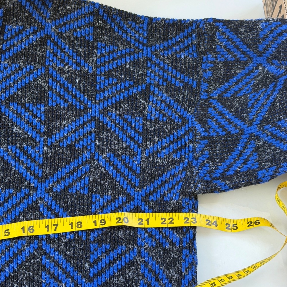 Vintage Bright Geometric Diamond Knit Sweater Blue Grey XL Made in USA Crewneck - Picture 3 of 6